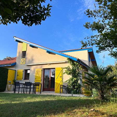 Jolie Maison De Vacances Avec Terrasse Et Jardin แซ็งต์-จูเลียง-อ็อง-บอร์ง ภายนอก รูปภาพ
