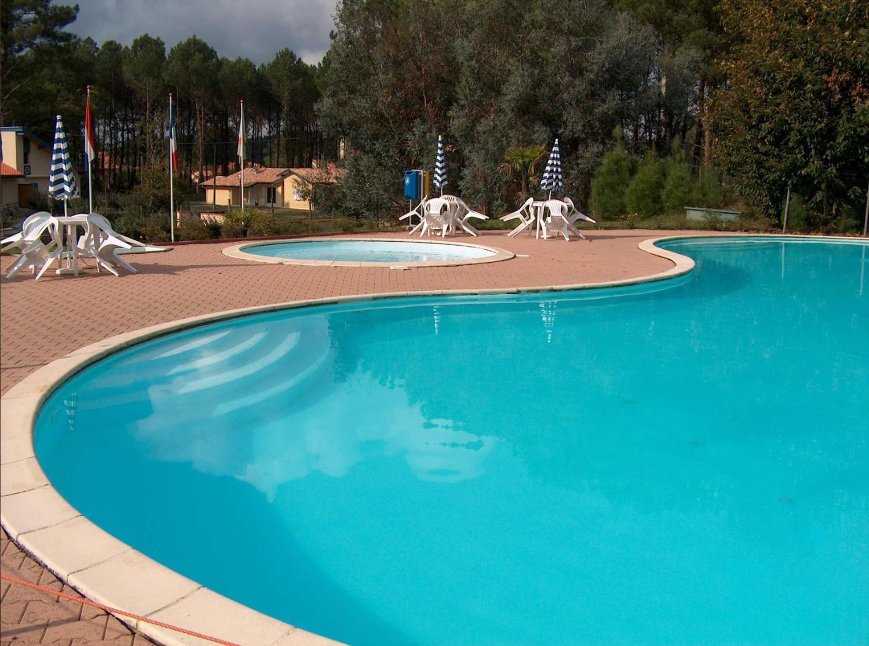 Jolie Maison De Vacances Avec Terrasse Et Jardin แซ็งต์-จูเลียง-อ็อง-บอร์ง ภายนอก รูปภาพ